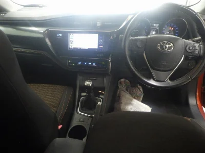 TOYOTA AURIS