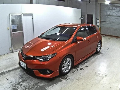 TOYOTA AURIS