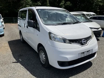 NISSAN NV200