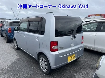 TOYOTA PIXIS SPACE
