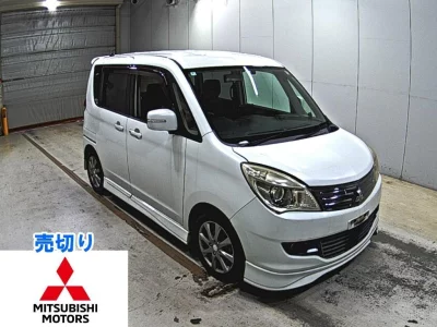 MITSUBISHI DELICA D2
