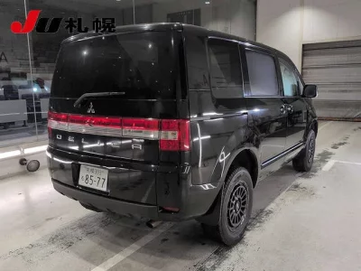 MITSUBISHI DELICA D5