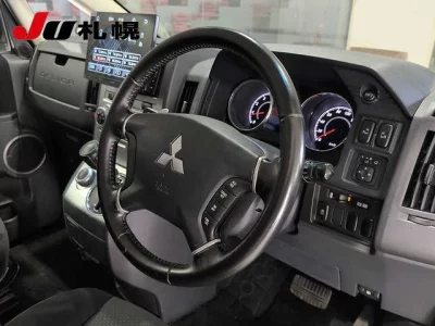 MITSUBISHI DELICA D5