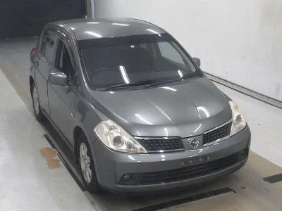 NISSAN TIIDA