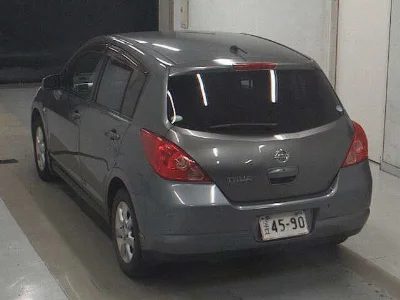 NISSAN TIIDA