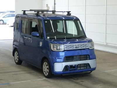 TOYOTA PIXIS MEGA