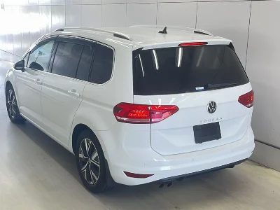 VOLKSWAGEN GOLF TOURAN
