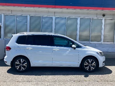 VOLKSWAGEN GOLF TOURAN