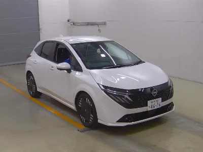 NISSAN AURA