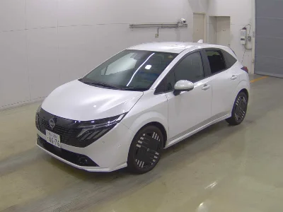 NISSAN AURA