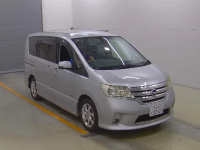 NISSAN SERENA