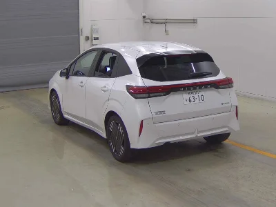 NISSAN AURA