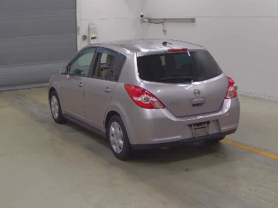NISSAN TIIDA
