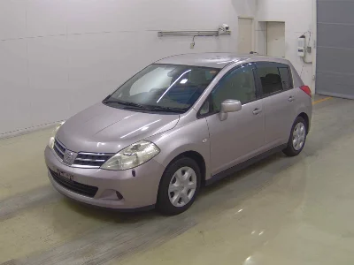 NISSAN TIIDA
