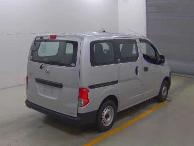 NISSAN NV200