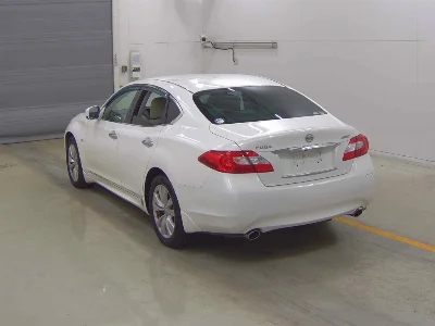 NISSAN FUGA