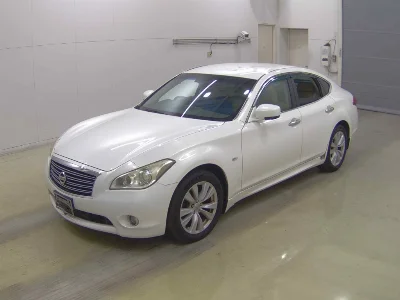 NISSAN FUGA