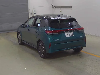 NISSAN AURA