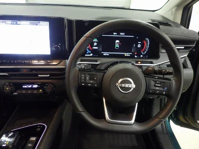 NISSAN AURA