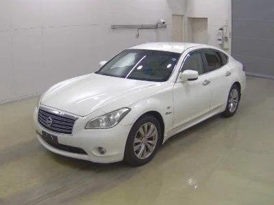 NISSAN FUGA