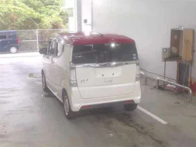 HONDA N BOX SLASH