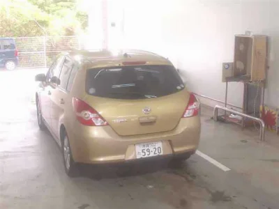 NISSAN TIIDA
