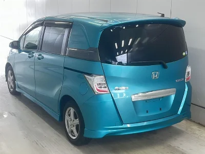 HONDA FREED SPIKE