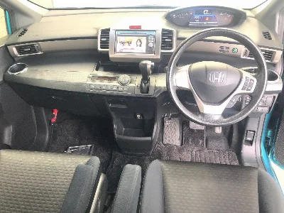 HONDA FREED SPIKE