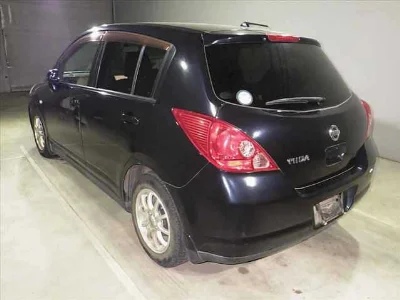 NISSAN TIIDA