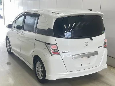 HONDA FREED SPIKE