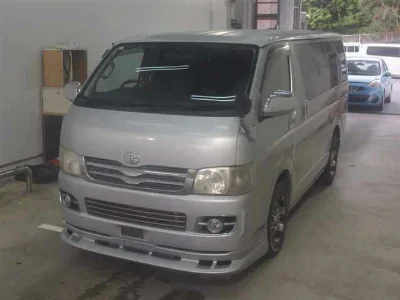 TOYOTA HIACE VAN