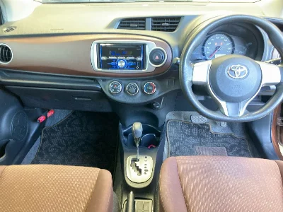 TOYOTA VITZ