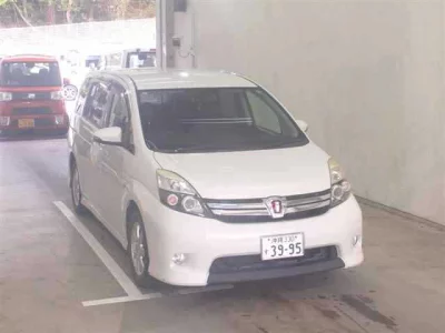 TOYOTA ISIS