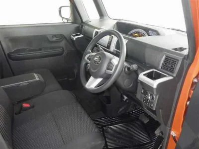 DAIHATSU WAKE