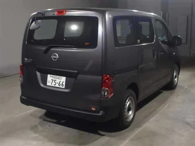 NISSAN NV200