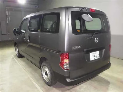 NISSAN NV200
