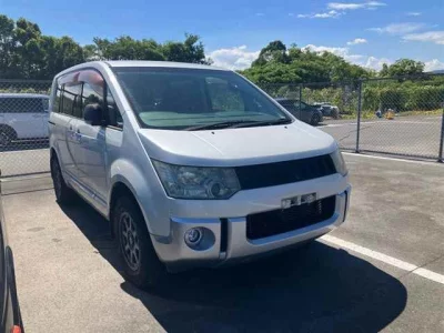 MITSUBISHI DELICA D5