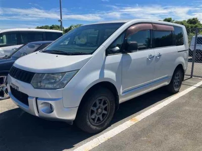 MITSUBISHI DELICA D5