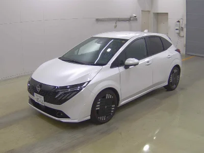 NISSAN AURA