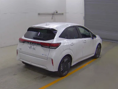 NISSAN AURA
