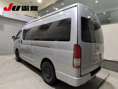 TOYOTA REGIUS VAN