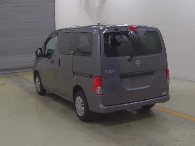 NISSAN NV200