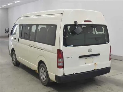 TOYOTA HIACE