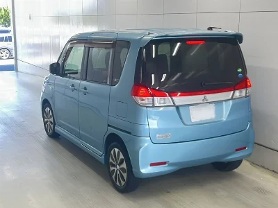 MITSUBISHI DELICA D2