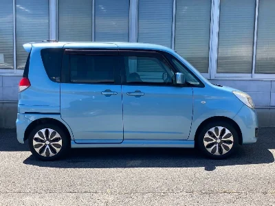 MITSUBISHI DELICA D2