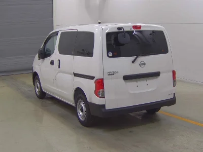 NISSAN NV200