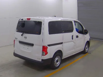 NISSAN NV200