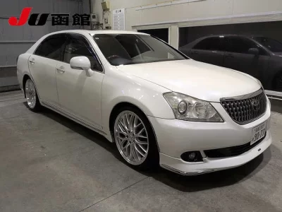 TOYOTA CROWN MAJESTA