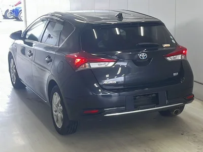 TOYOTA AURIS