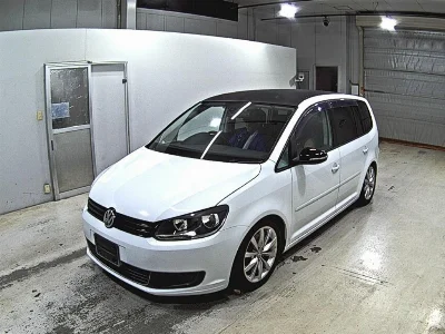 VOLKSWAGEN GOLF TOURAN